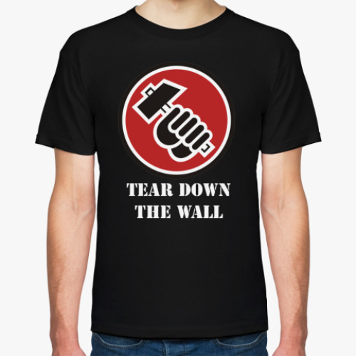 Футболка с принтом  Tear down the wall