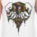 Кубик Рубика в руках