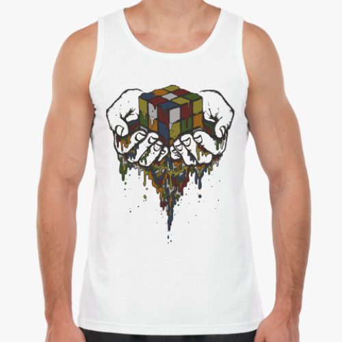 Майка Кубик Рубика в руках