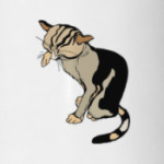 Кошка умывается