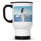 девушка-гигант в море