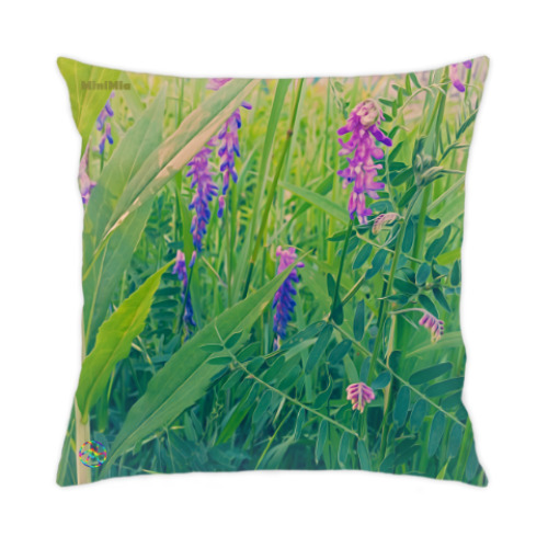 Подушка с принтом Луговые цветы