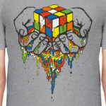 Кубик Рубика в руках