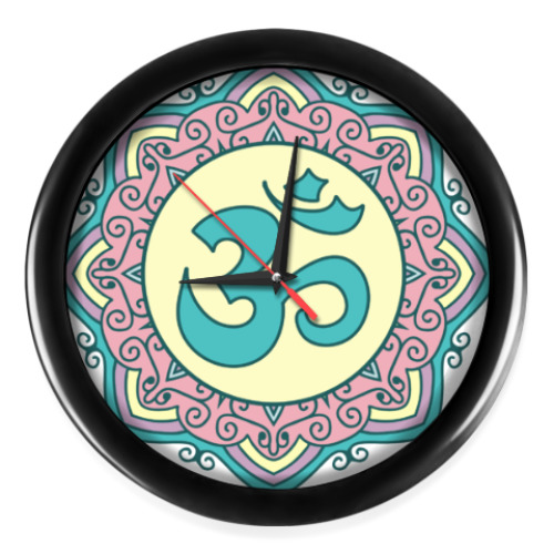 Настенные часы с принтом ОМ