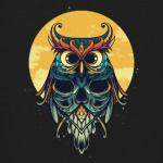 Сова на фоне Луны