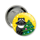 Значок 58 мм Енот с ёлочкой